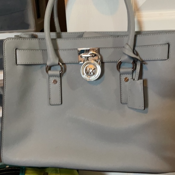 Michael Kors Baby Blue Bag w/ Quilted wallet - Picture 7 of 11